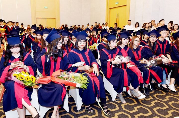 Trường Đại học Gia Định tổ chức Lễ TỐT NGHIỆP cho sinh viên khóa 9