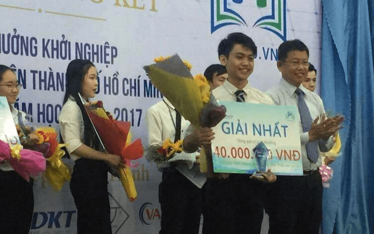 Sinh viên Hồng Đức, ngành Quản trị Kinh doanh đạt giải nhất sinh viên nghiên cứu khoa học năm 2017