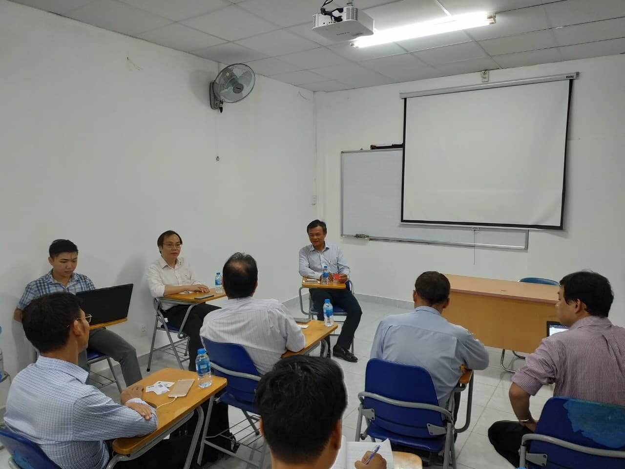 Buổi gặp mặt trong không khí thân mật và cởi mở