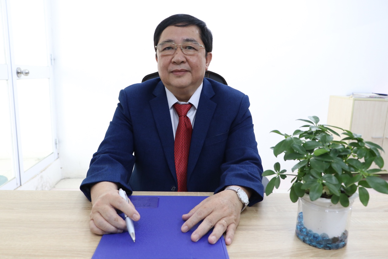 Nhà giáo Nhân dân, Tiến sĩ Phạm Châu Thành