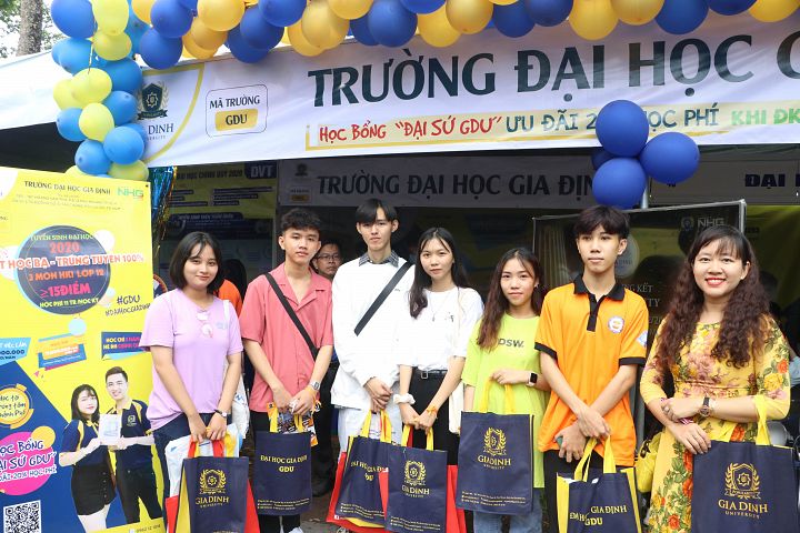 Sĩ tử 2k2 quan tâm nhất điều gì tại ngày hội tư vấn tuyển sinh & hướng nghiệp