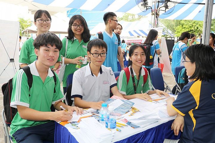 Điều kiện và hồ sơ xét tuyển học bạ đại học chính quy 2020 gồm những gì?
