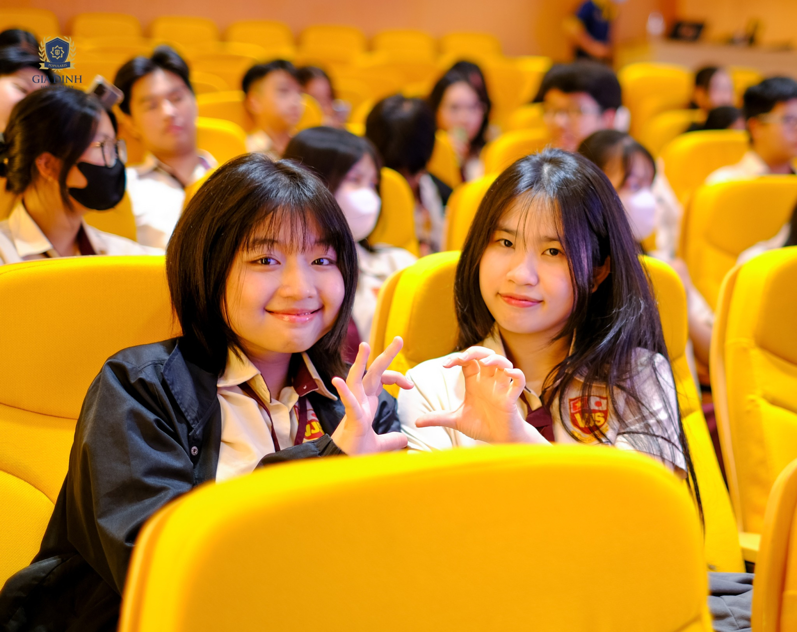 Một ngày của học sinh THPT được "mắt thấy, tai nghe" không khí giáo dục đại học