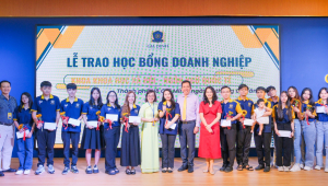 Khoa Khoa học xã hội - Ngôn ngữ quốc tế nhận gói học bổng 100 triệu/học kỳ từ các doanh nghiệp 