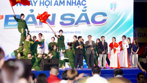 06 khoa – 06 sắc màu cùng tỏa sáng trên sân khấu “Bản sắc”
