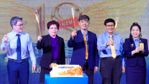 Trường Đại học Gia Định vinh danh, khen thưởng các tập thể, cá nhân xuất sắc tại buổi lễ kỷ niệm 18 năm thành lập 