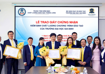 Trường Đại học Gia Định đón nhận Giấy chứng nhận kiểm định chất lượng chương trình đào tạo 03 ngành  