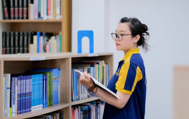 Từ giấc mơ du học dang dở đến danh hiệu thủ khoa toàn khóa của nữ sinh Phú Yên