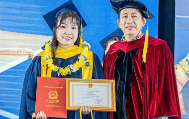 Bỏ đại học danh tiếng vì biến cố gia đình, nữ sinh “lội ngược dòng” thành thủ khoa