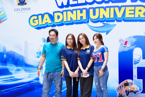 Chọn trường đại học vừa túi tiền, lựa chọn tối ưu giữa “cơn bão” học phí
