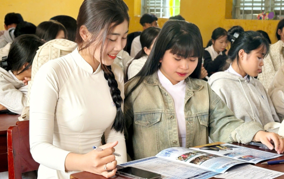 Cập nhật đề thi, đáp án môn Toán thi tốt nghiệp THPT năm 2025