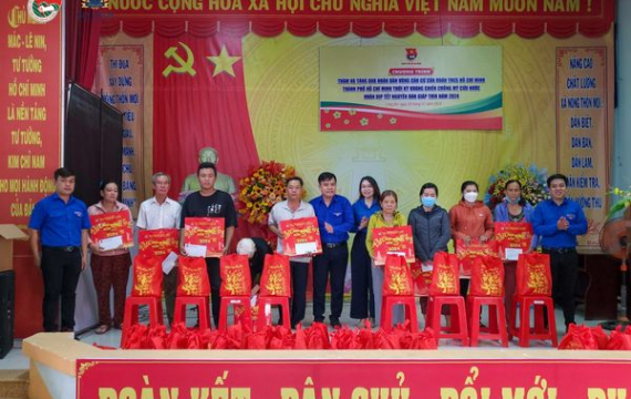 Thăm và tặng quà nhân dân vùng căn cứ Cách mạng của Đoàn TNCS Hồ Chí Minh TP.HCM thời kỳ kháng chiến chống Mỹ cứu nước nhân dịp xuân Giáp Thìn 2024 