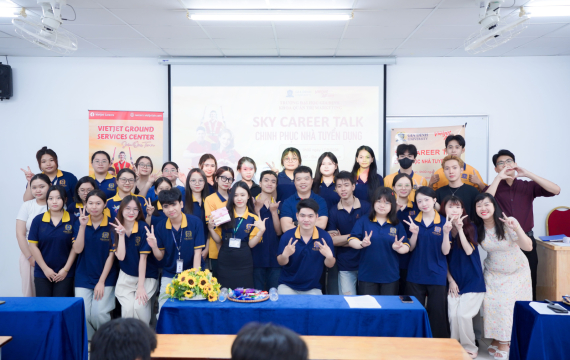 Talkshow “Sky Career Talk” - Khi giảng đường gặp gỡ thị trường lao động