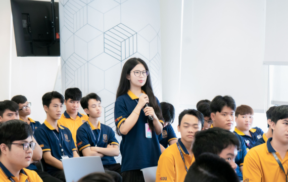 GDUers K19 chạm ngõ môi trường công nghệ toàn cầu tại Amazon AWS