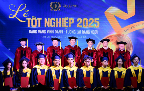 Tân thạc sĩ, tân cử nhân GDU rộn ràng ngày tốt nghiệp