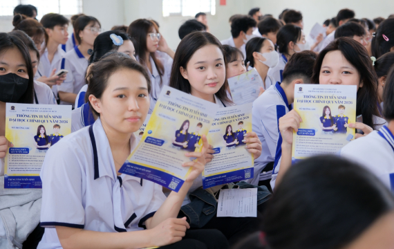 Trường Đại học Gia Định đồng hành cùng 2k8 tại chương trình tư vấn hướng nghiệp - tuyển sinh năm học 2025 - 2026