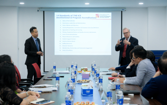 Trường Đại học Gia Định làm việc với đoàn chuyên gia kiểm định giáo dục quốc tế THE-ICE