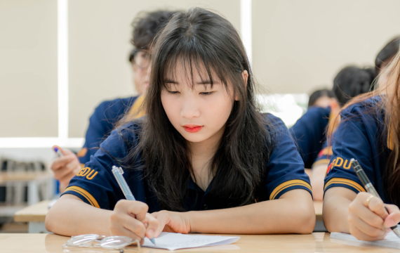 Học Điều Dưỡng: Cơ Hội Lớn Hay Thử Thách Khó Nhằn? Giải Mã Từ A-Z