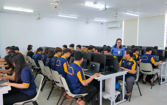 Học phí ngành IT: Cẩm nang chi tiết cho thí sinh