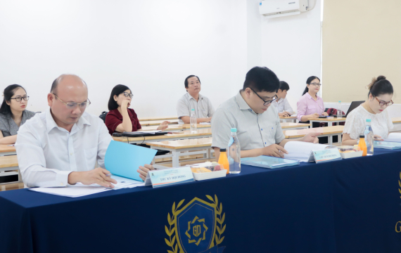 Cần lộ trình hài hòa để tránh "Cú sốc" cho các trường và áp lực lên giảng viên, thạc sĩ 