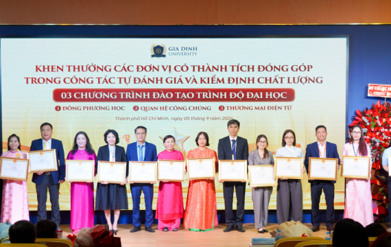 GDU tiếp tục khẳng định chất lượng với 03 chương trình đạt kiểm định 