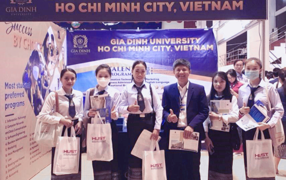 Đại học Gia Định tham dự Triển lãm Giáo dục đại học Việt Nam tại Lào 2022 