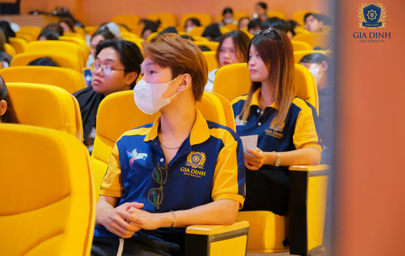 Học Thương mại điện tử: Học gì, thực hành gì và cần chuẩn bị những gì?