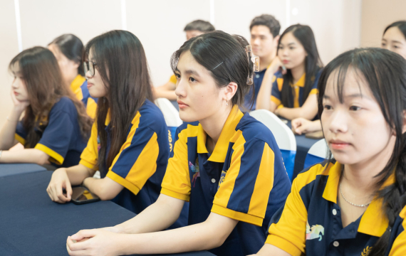 Trường nào có Truyền thông Đa phương tiện? So sánh & đánh giá các lựa chọn
