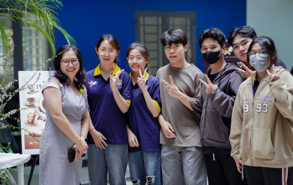 Sinh viên khoa Công nghệ thông tin thể hiện tư duy thiết kế và năng lực ứng dụng thực tiễn qua các sản phẩm triển lãm cuối kỳ