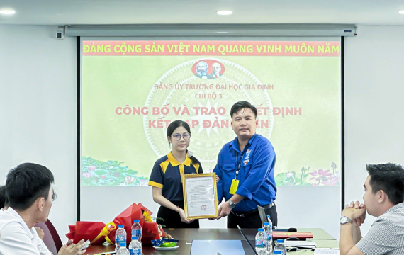 Dấu ấn tháng thanh niên 2026: Chi bộ 3 - Trường Đại học Gia Định kết nạp 02 đảng viên mới
