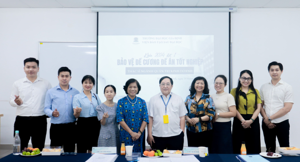 Học viên lớp 2490101 (khóa 2024) bảo vệ đề cương đề án tốt nghiệp Thạc sĩ tại Trường Đại học Gia Định