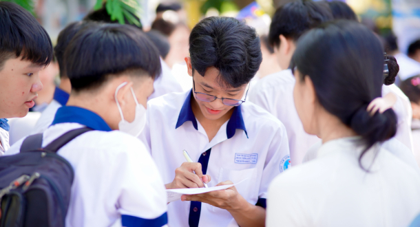 Lạc lối giữa "ma trận" tuyển sinh 2026: 2K8 làm sao để chọn đúng ngành?