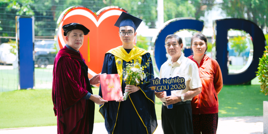 Khi tấm bằng được trao sớm để kịp một ước nguyện của người cha