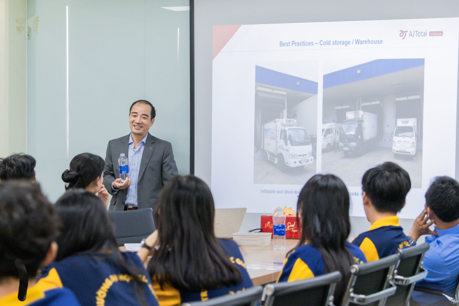 Ngành Quản trị truyền thông đa phương tiện: Cầu nối giữa sáng tạo và chiến lược